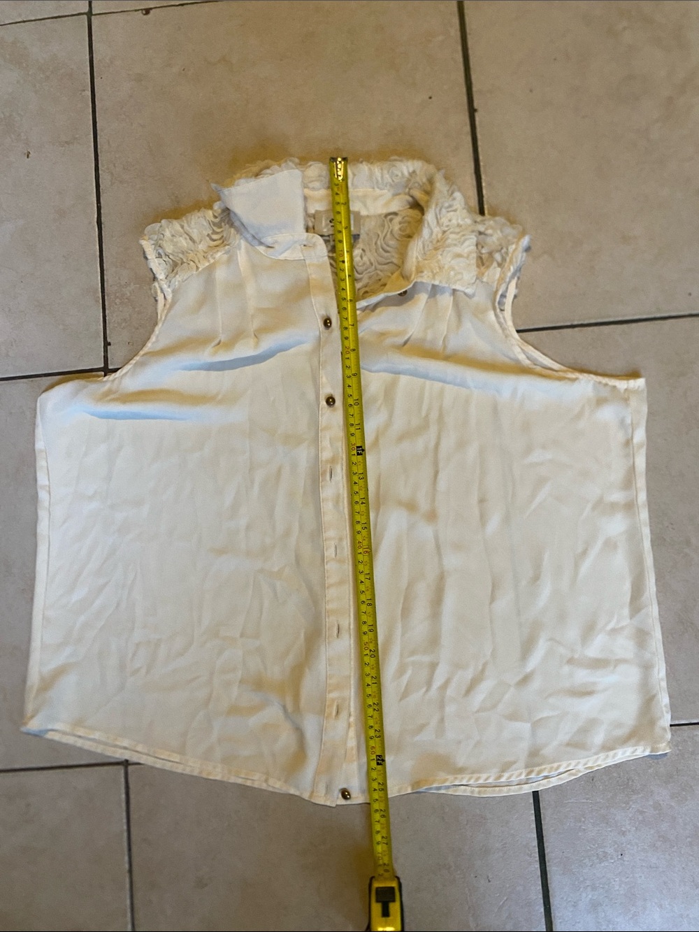 ECI Sleeveless Ivory Ruffle-Collar Button Front Blouse - Picture 13 of 15